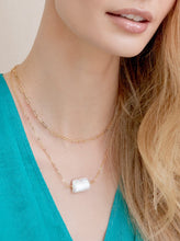 Load image into Gallery viewer, Chain Link and Pearl Layered Necklace